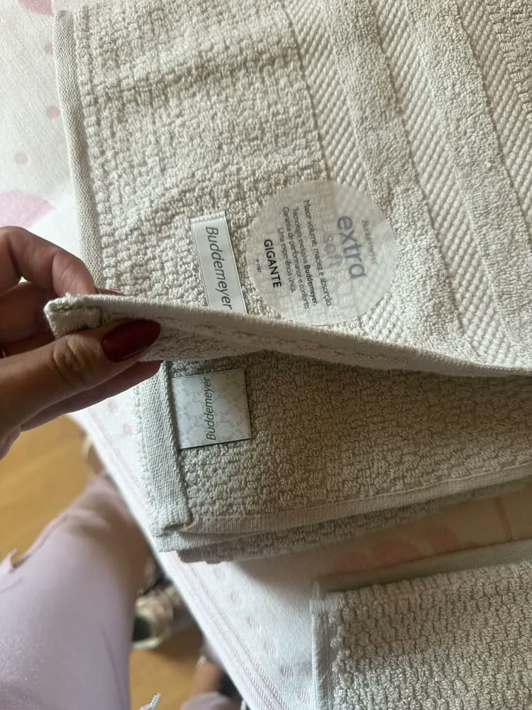 foto de Jogo Toalha Banhão Buddemeyer Vanilla Extra Soft Algodão 4pç Cor Bege e Verde
