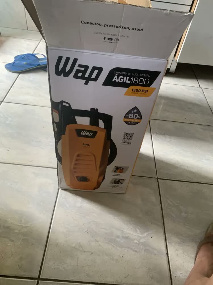 foto de Desobstruidora Lavadora De Alta Pressão Wap Ágil Ultra 1800 Cor Amarelo Frequência 60 Hz