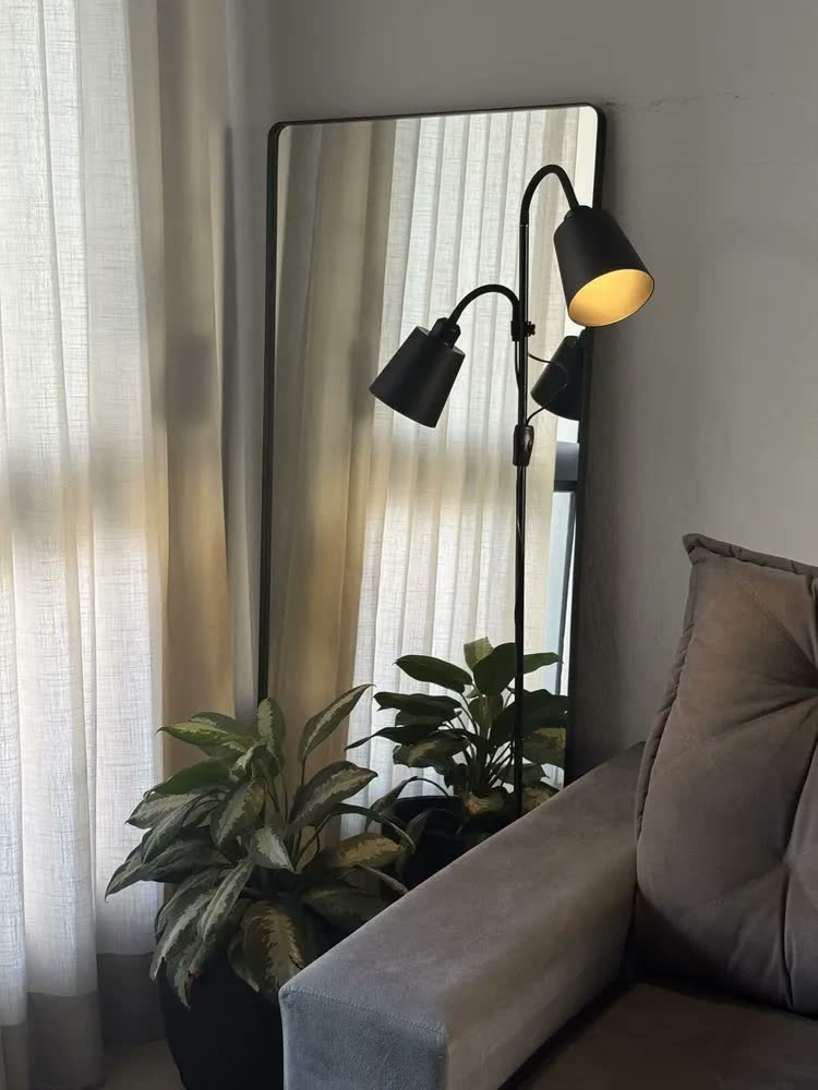 foto de Abajur De Chão 1,70m Luminaria Dupla Cúpula Flexível Bivolt