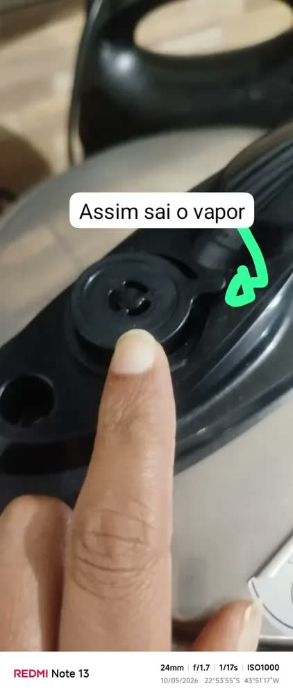 foto de Panela de Pressão Elétrica 1100W Eletrozon Elt-808 de 6 Litros com Revestimento Antiaderente e Desligamento Automático