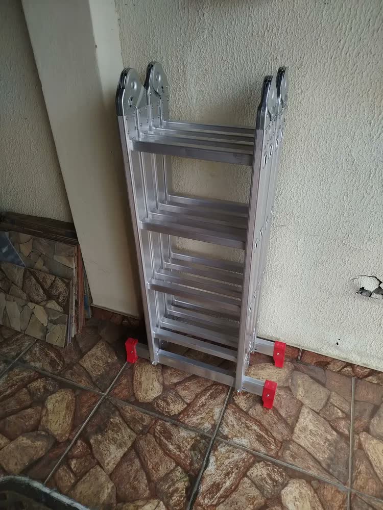 foto de Escada Articulada 16 Degraus Alumínio Botafogo Altura 4,23m 150kg