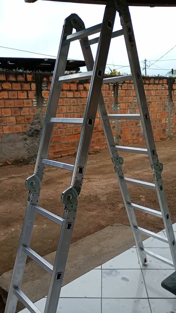 foto de Escada Articulada 16 Degraus Alumínio Botafogo Altura 4,23m 150kg