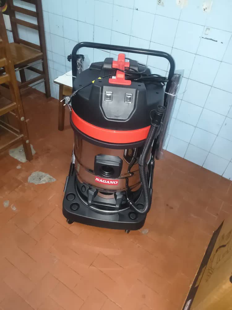 foto de Aspirador de Pó e Água 70 Litros Inox 2000w Profissional Industrial