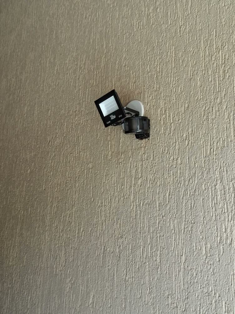 foto de Sensor Presença Movimento Fotocélula Temporizador Xcontrol App Exatron LESFEXXC2 110v 220v Bivolt Preto