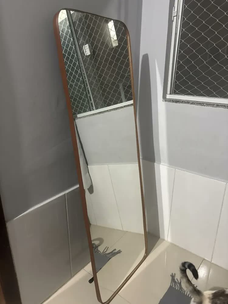 foto de Espelho Retangular 150x50cm Grande De Chão Com Suporte Fixo