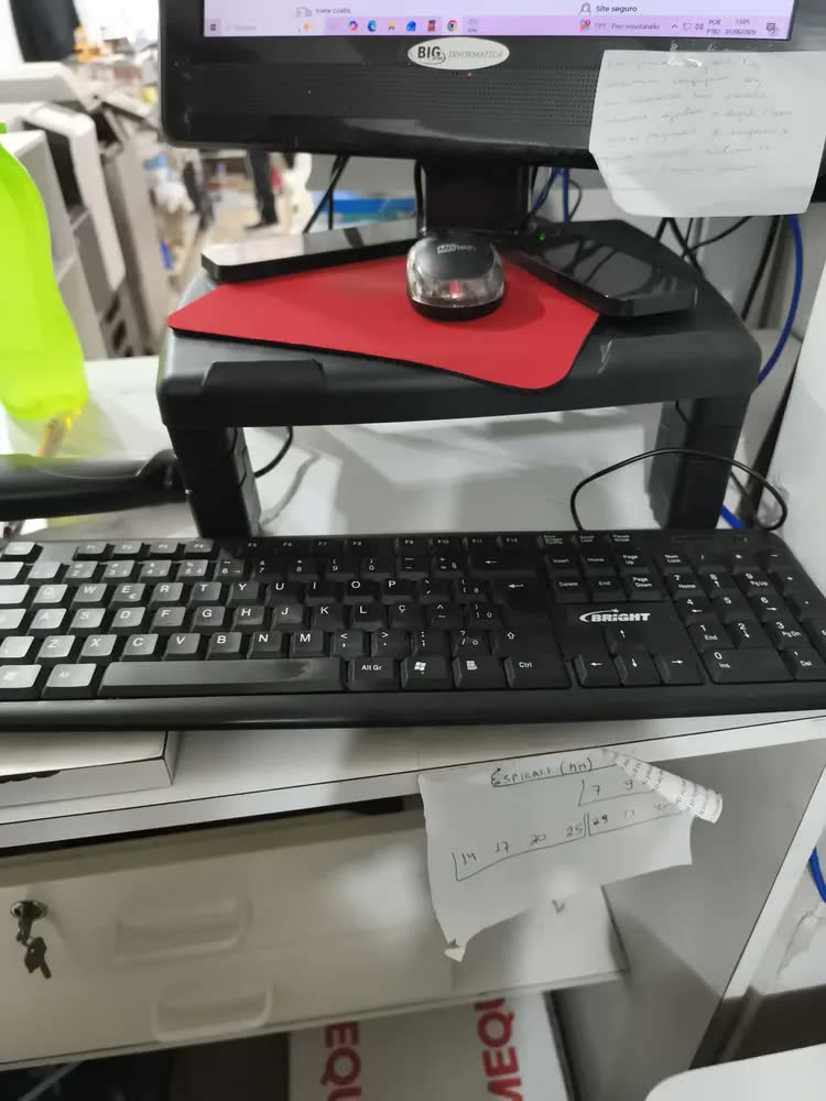 foto de Suporte para Monitor C3Tech BM-50BK Preto 4 Níveis Reguláveis
