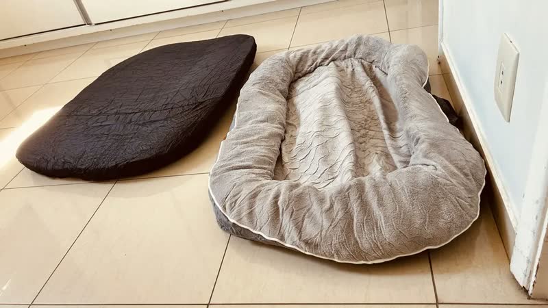 foto de Cama Pet Grande Caminha Cachorros sofá luxo Suporte Cervical Espuma De Ortopédica C/fundo Impermeável 89×71×15