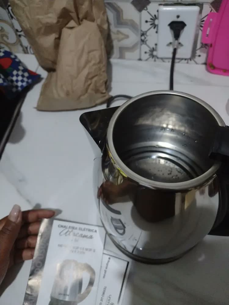 foto de Chaleira Elétrica Unitermi Atacama Inox de 1.8 Litros Com Desligamento Automático