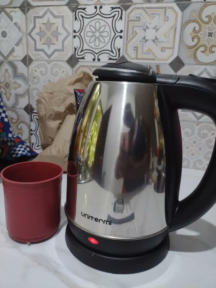 foto de Chaleira Elétrica Unitermi Atacama Inox de 1.8 Litros Com Desligamento Automático