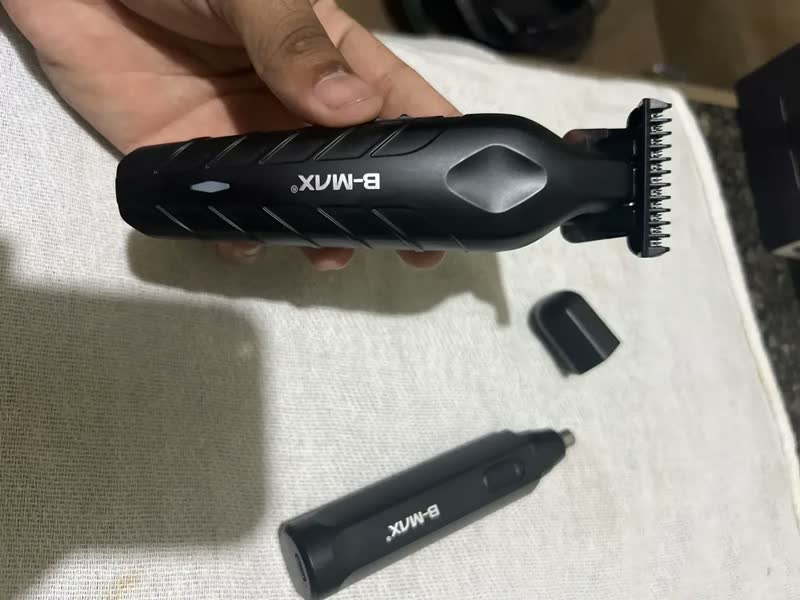 foto de Máquina De Corte Acabamento Sem Fio Aparador Cabelo Barba Profissional Preta