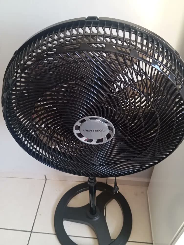 foto de Ventilador Oscilante Coluna Turbo 10p 50cm Preto Ventisol 50 Cm 60 Preto Plástico 10