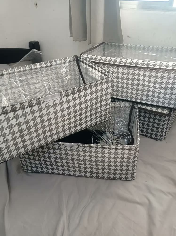 foto de Kit 4 Caixas Organizadoras Dobráveis De Guarda Roupa Caixa Organizadora Padrão Xadrez Ideal para Roupas, Closet, Armário e Quarto