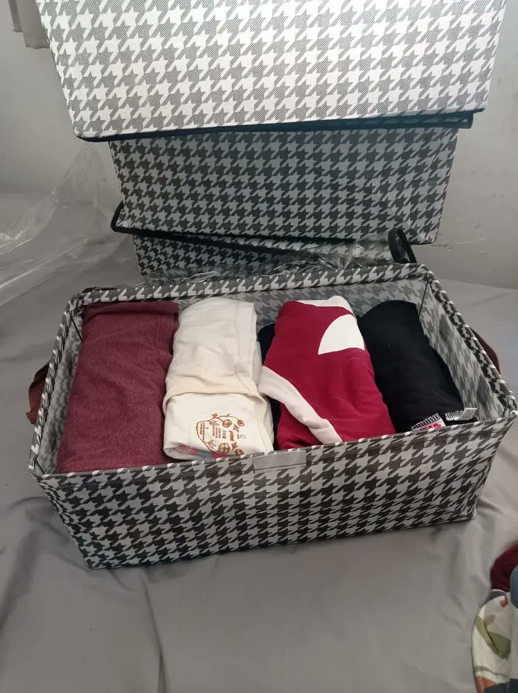 foto de Kit 4 Caixas Organizadoras Dobráveis De Guarda Roupa Caixa Organizadora Padrão Xadrez Ideal para Roupas, Closet, Armário e Quarto
