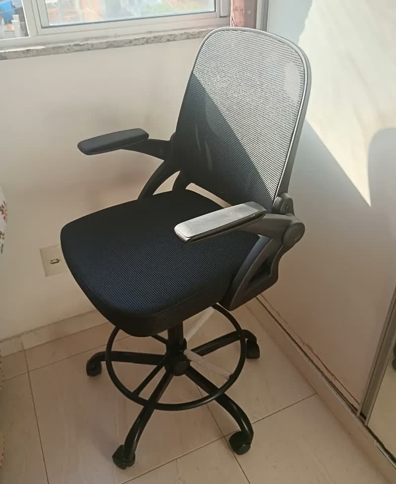 foto de Cadeira De Escritório Ergonômica Caixa Alta Executiva Banqueta Secretaria Consultório Braços Dobráveis Anel De Apoio Para Pés Ajustável Bq01 Suporte Lombar Dentista Cor preta luvinco