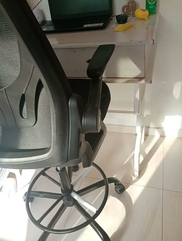 foto de Cadeira De Escritório Ergonômica Caixa Alta Executiva Banqueta Secretaria Consultório Braços Dobráveis Anel De Apoio Para Pés Ajustável Bq01 Suporte Lombar Dentista Cor preta luvinco