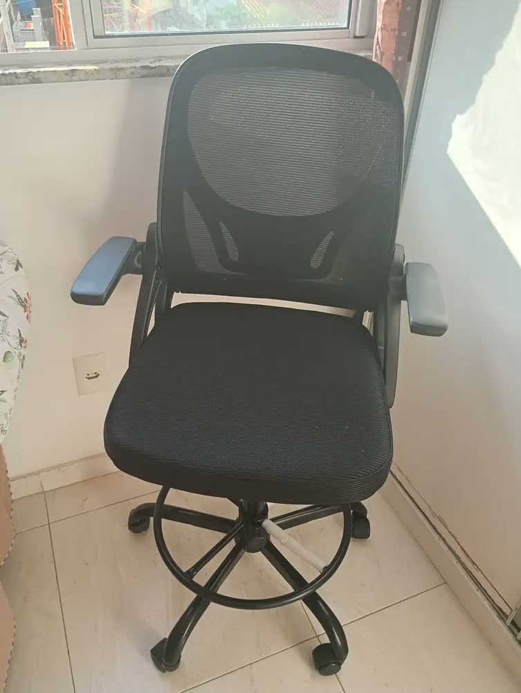foto de Cadeira De Escritório Ergonômica Caixa Alta Executiva Banqueta Secretaria Consultório Braços Dobráveis Anel De Apoio Para Pés Ajustável Bq01 Suporte Lombar Dentista Cor preta luvinco