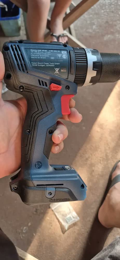 foto de Parafusadeira Furadeira Impacto Bosch Gsb 18v-65 Sem Bateria