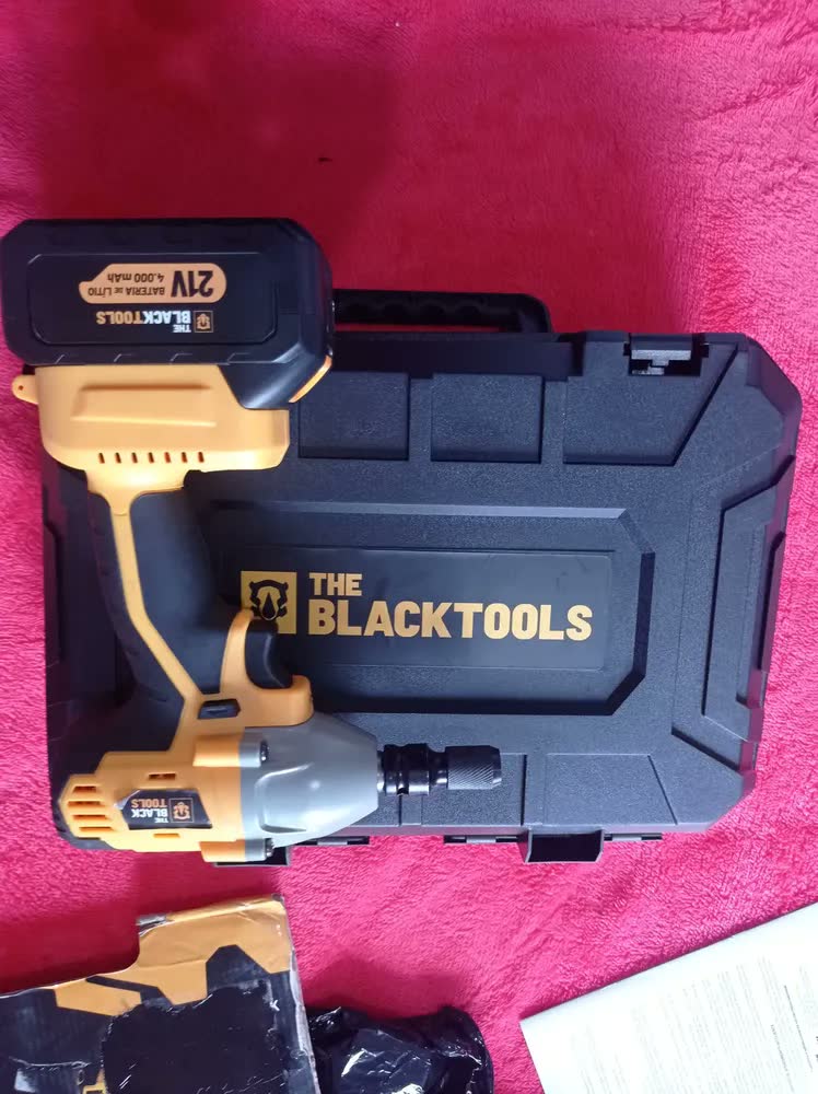 foto de Kit Chave De Impacto 21v Furadeira Parafusadeira Brushless Sem Fio Bateria 4000mah Mandril 13mm 1/2 Pol The Black Tools