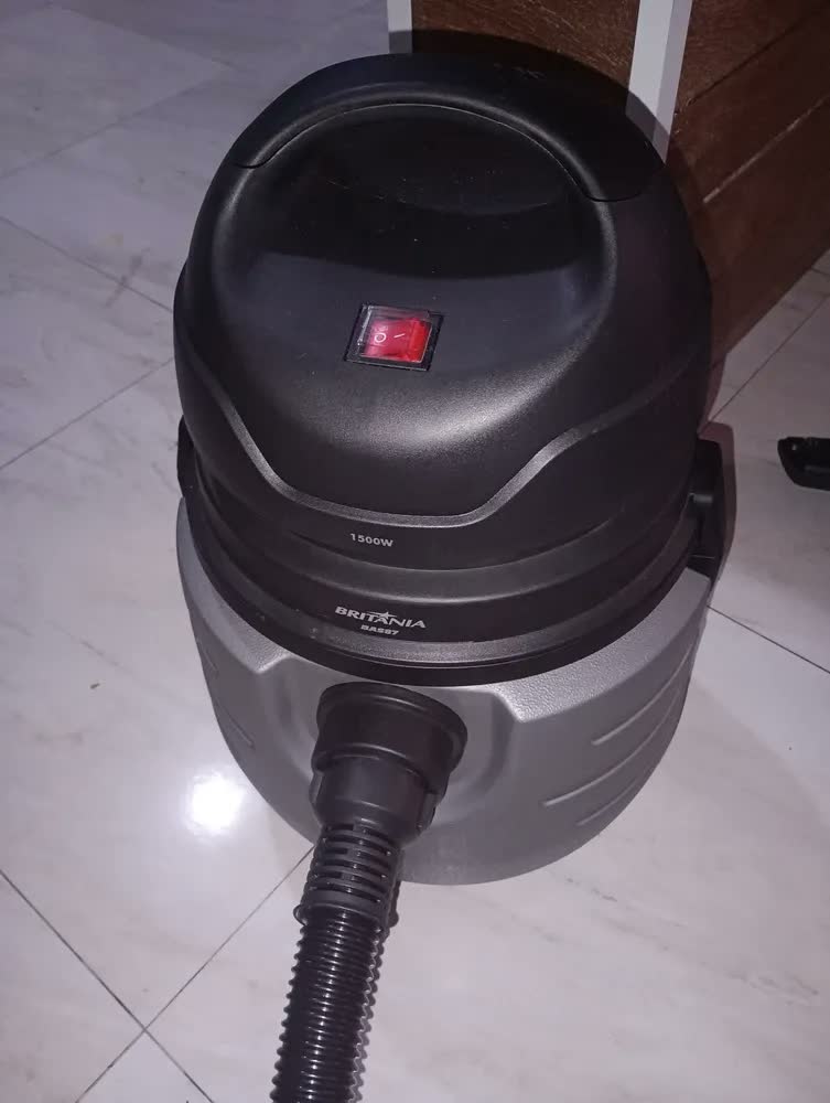 foto de Aspirador de pó britânia bas87 20l 1500w Preto