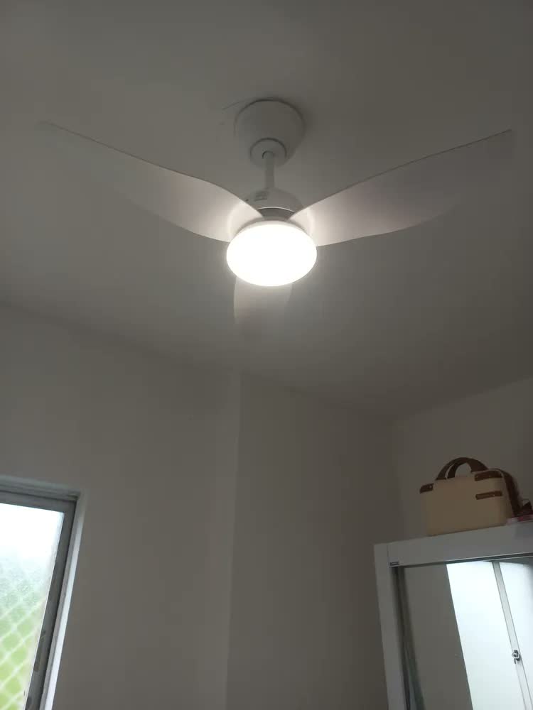 foto de Ventilador de Teto FANSVENTO Branco, Silencioso e Com Luz LED de 3 Cores, 36