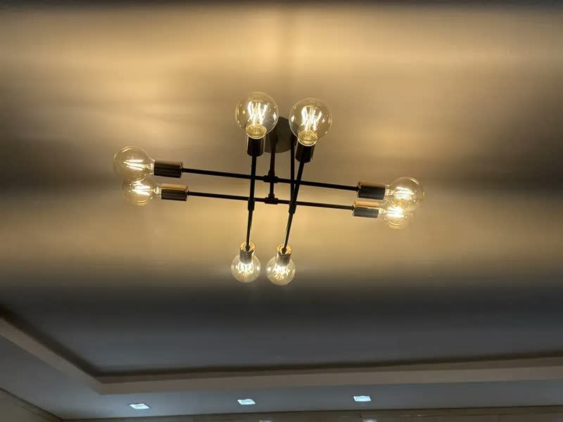 foto de Luminária Lustre Teto Moderno Pendente Para Sala 8 Lâmpadas