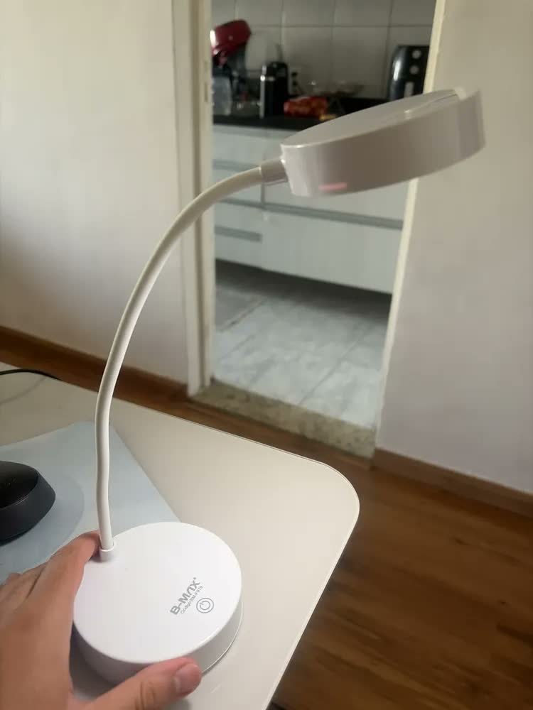 foto de Luminária De Mesa Touch 20 Leds Flexível Estudo Leitura Compacta Escritorio Abajur Escritório Branco Nano Bateria