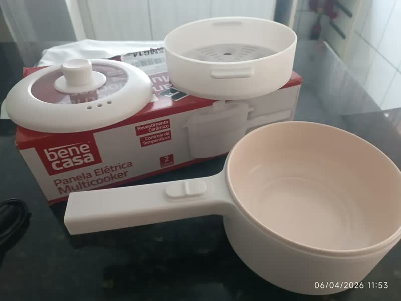 foto de Panela Elétrica Multicooker Benecasa 2L 700W Antiaderente Tampa Vidro Branca