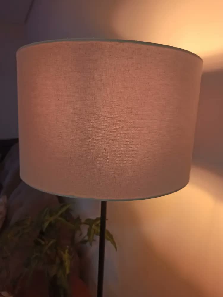 foto de Luminária Chão Cupula Tecido Skyshow® Abajur Coluna Piso Cúpula Bege/cru Estrutura Dourado