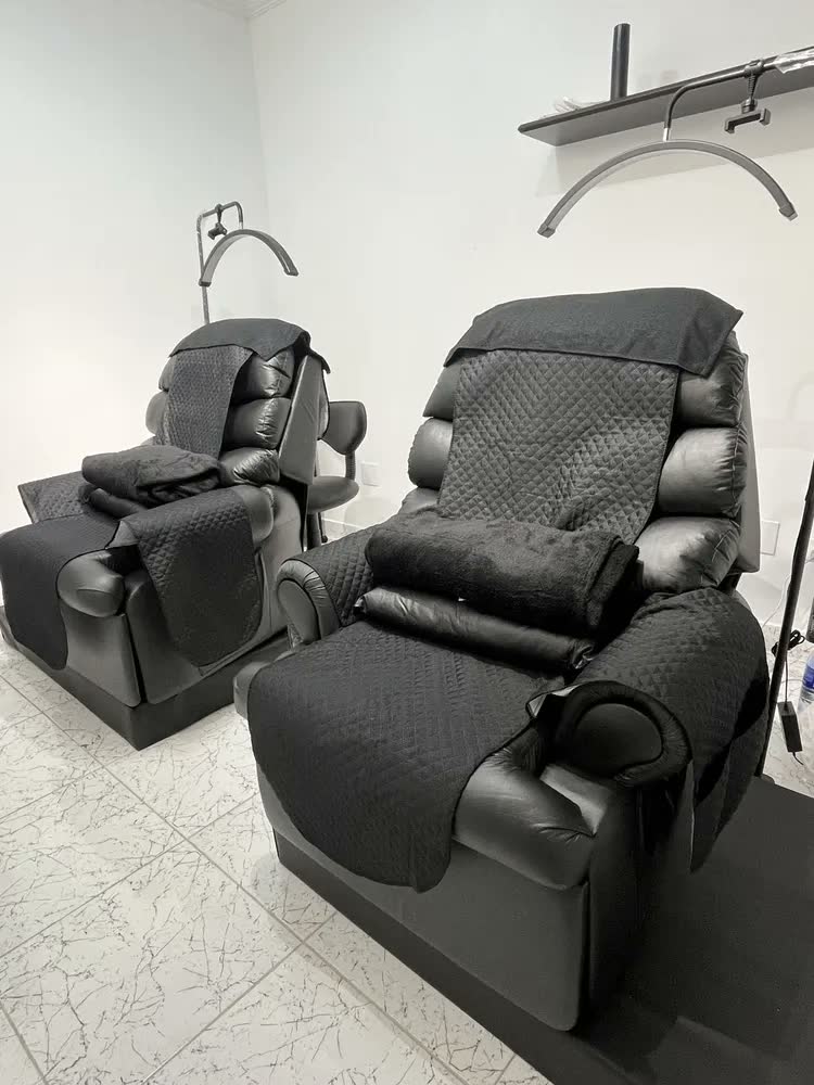 foto de Poltrona Do Papai Sofisticada Confortável Reclinável Cor Marrom-escuro Material Do Estofamento Corino Top Sofas