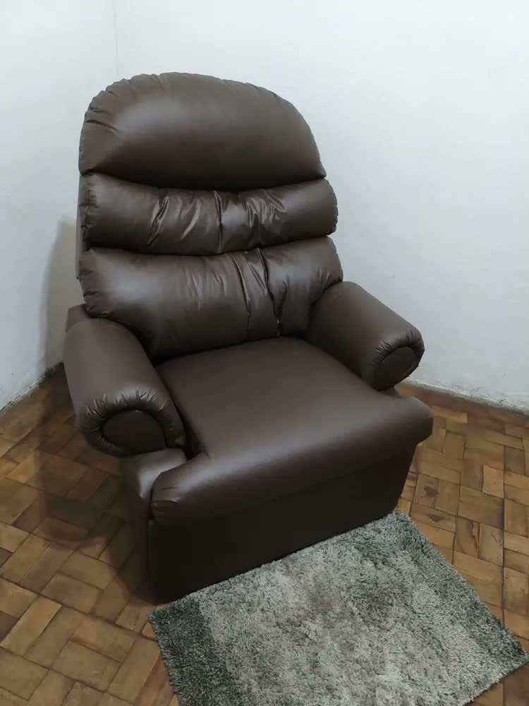 foto de Poltrona Do Papai Sofisticada Confortável Reclinável Cor Marrom-escuro Material Do Estofamento Corino Top Sofas