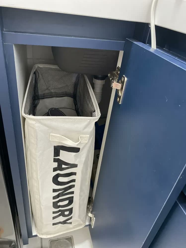 foto de Cesto de Roupa Suja com Rodinhas Dobrável Easy Decor Preto 44L