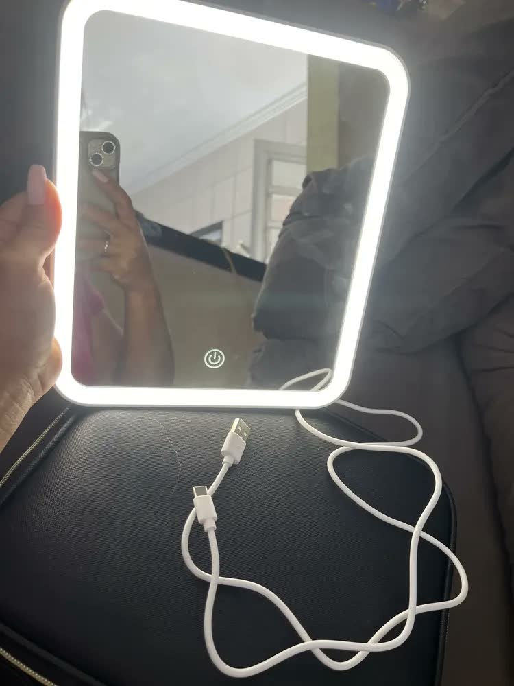 foto de Bolsa Cosméticos Portátil Viagem Espelho Led Luxuoso Maleta