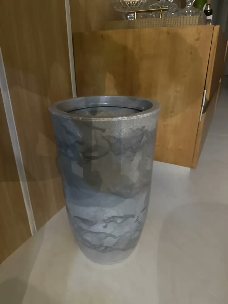 foto de Vaso Para Planta Cone Decorativo Polietileno Com Prato 48x29
