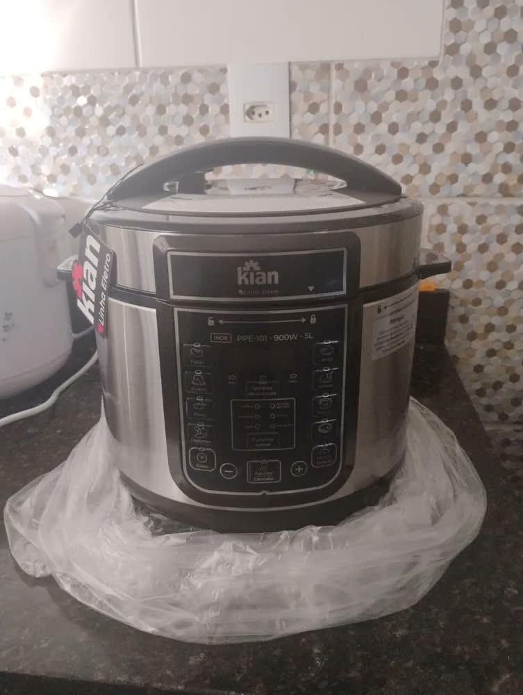 foto de Panela Pressão Eletrica 5l Inox 900w 14 Funções Feijao Kian Frequência 60hz