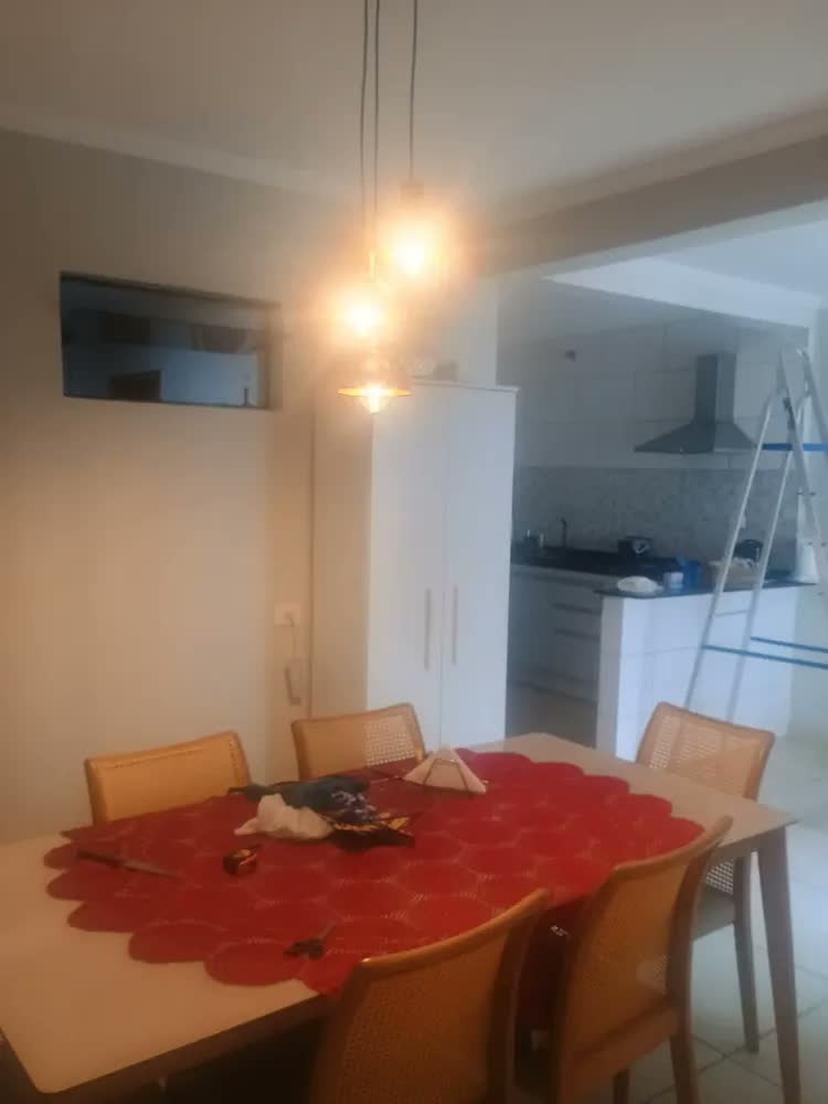 foto de Luminária Lustre Pendente Joana Tripla Preto e Cobre Moderna Para Teto Sala Cozinha Bancada Gourmet Quarto - Bivolt - 110-220V
