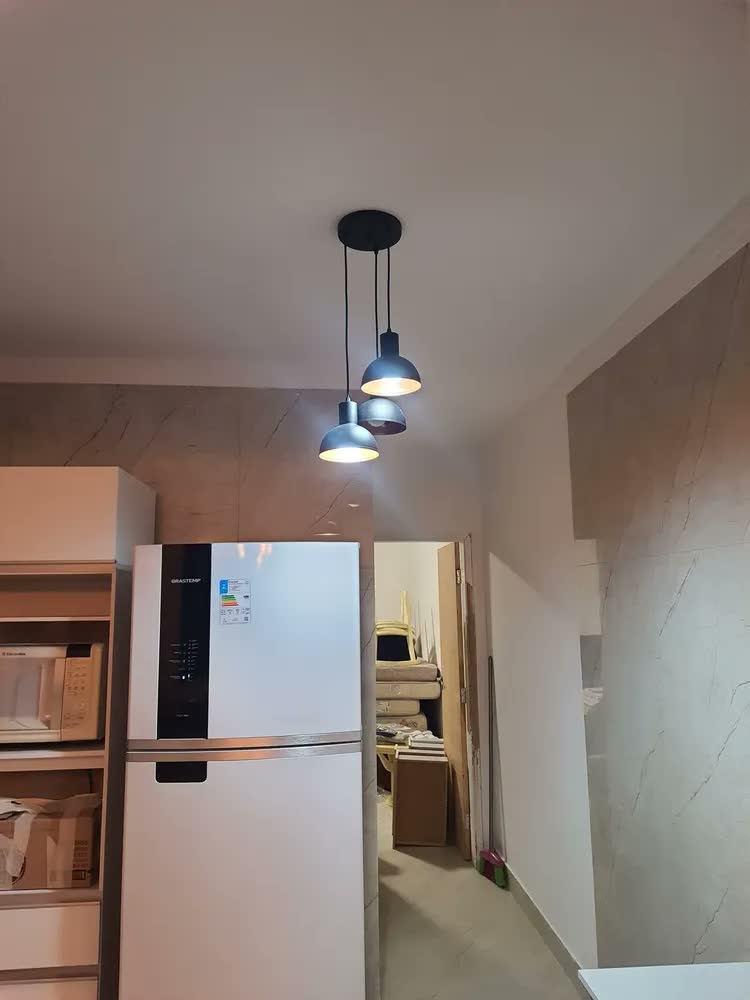 foto de Luminária Lustre Pendente Joana Tripla Preto e Cobre Moderna Para Teto Sala Cozinha Bancada Gourmet Quarto - Bivolt - 110-220V