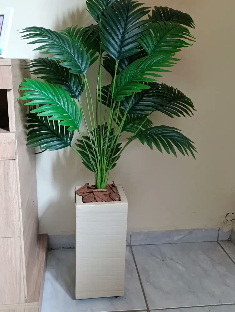 foto de Planta Artificial Palmeira 90cm Vaso Decor Sala Luxo