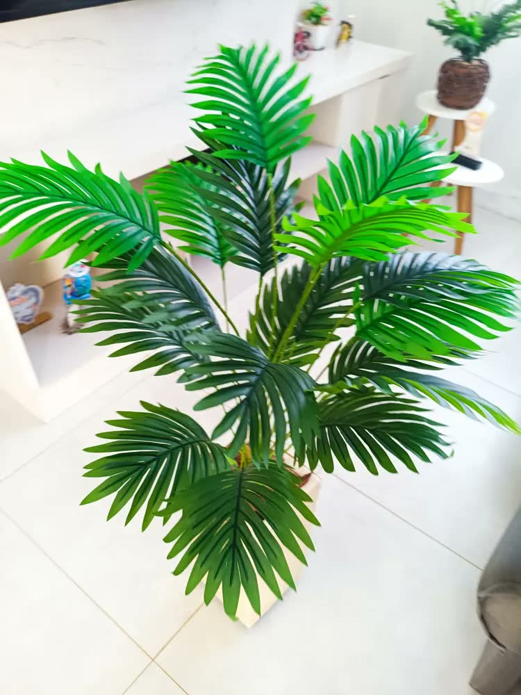 foto de Planta Artificial Palmeira 90cm Vaso Decor Sala Luxo