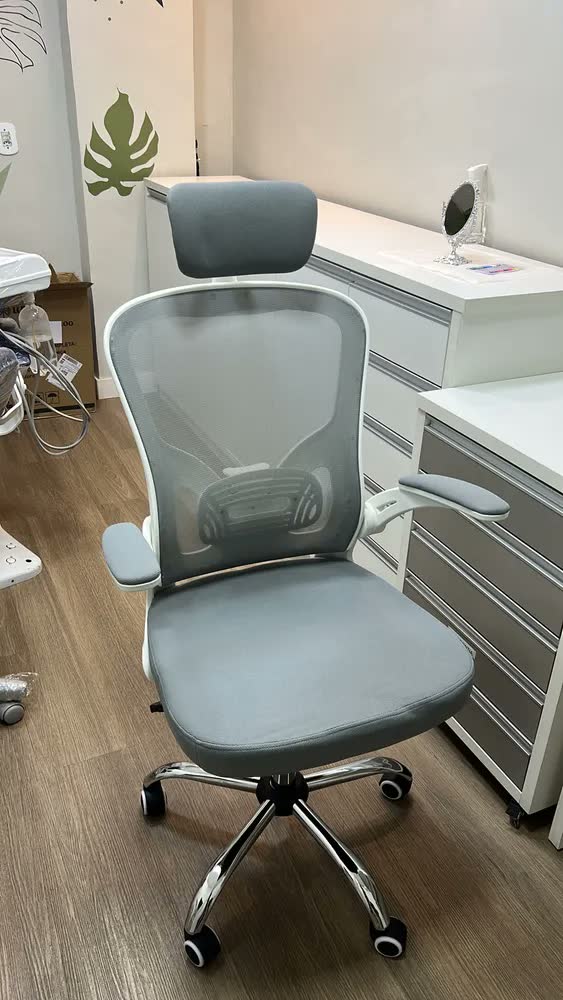 foto de Cadeira De Escritório Ergonômica Giratória Boston G100 Com Estofado Mesh Luvinco Com Ajuste Lombar