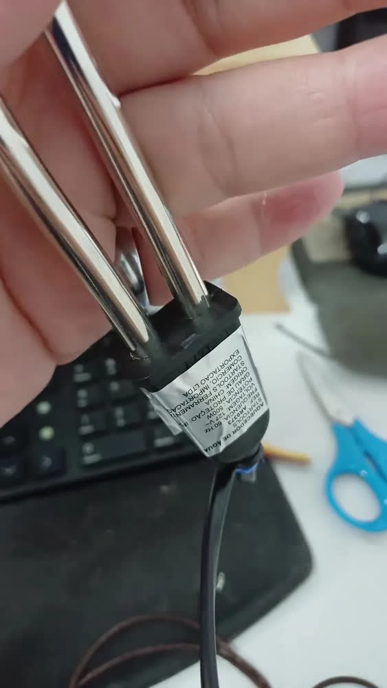 foto de Aquecedor de Água Elétrico Startools 500W Rabo Quente Preto