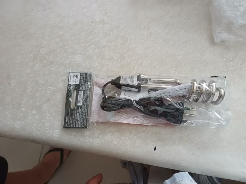 foto de Aquecedor de Água Elétrico Startools 500W Rabo Quente Preto