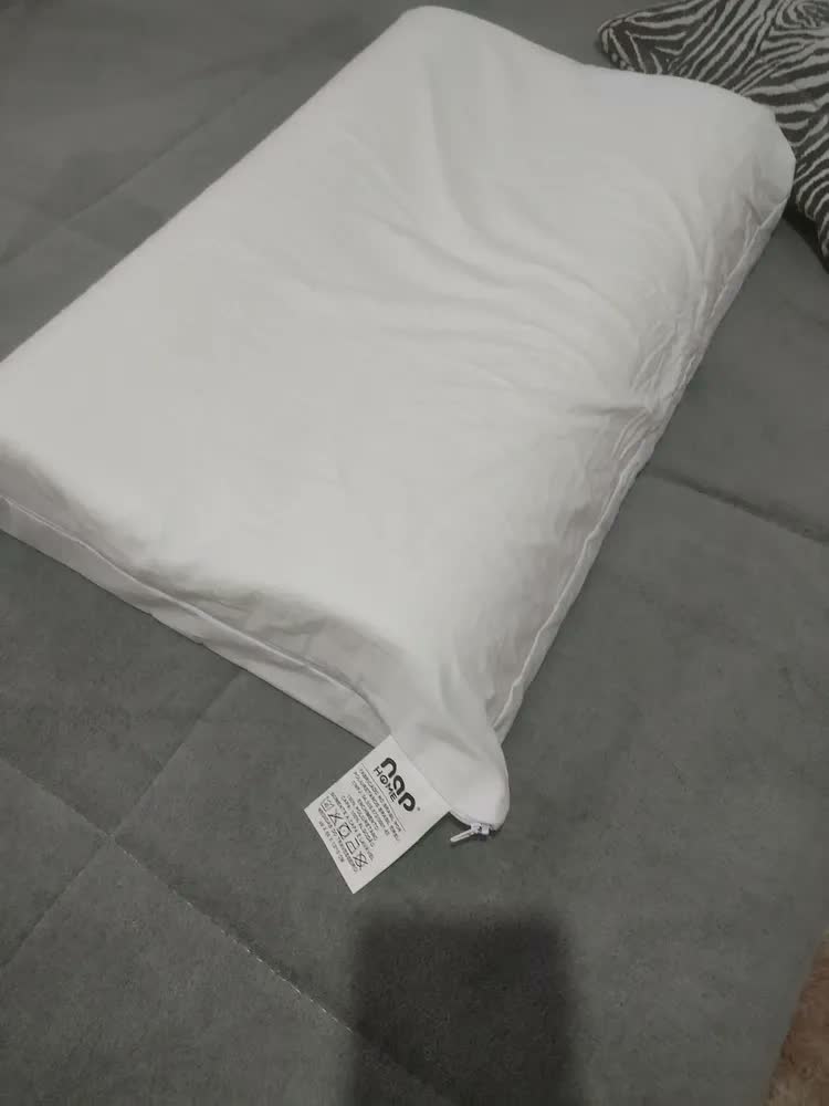 foto de Travesseiro Comfort Cervical Nap Plush Anatomico Ergonomico Cor Branco