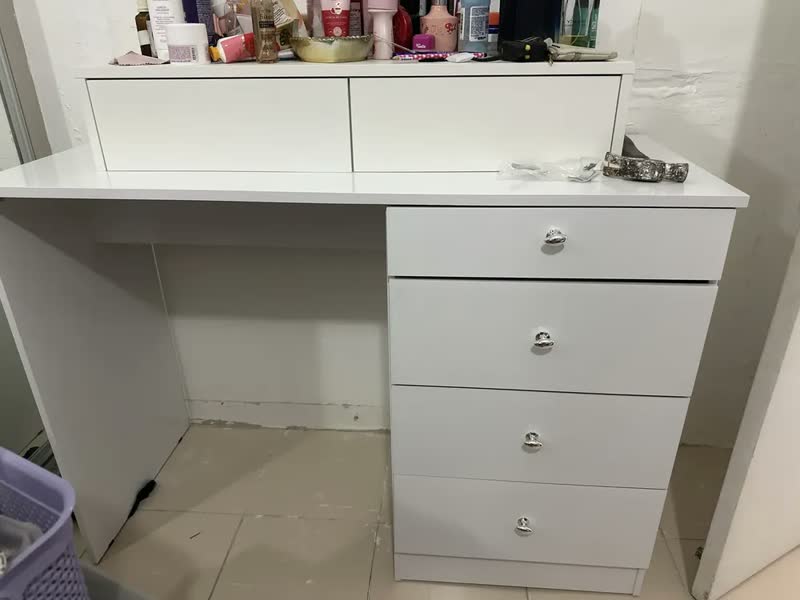 foto de Escrivaninha E Penteadeira Princesa C/ Porta Joias E Espelho Cor Branco