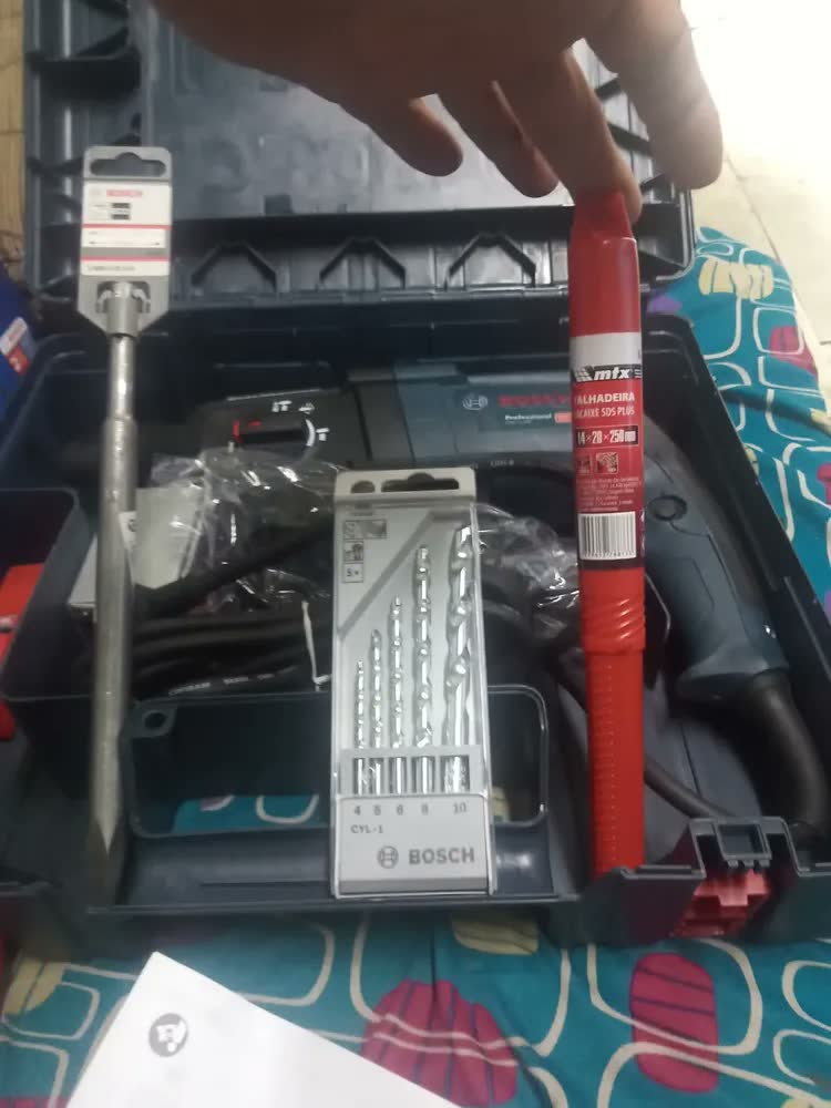 foto de Martelete Furadeira Sds Gbh 2-24d 820w + Maleta Bosch Cor Azul