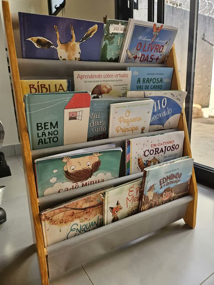 foto de Estante Infantil Emi Móveis Livreiro 5 Prateleiras