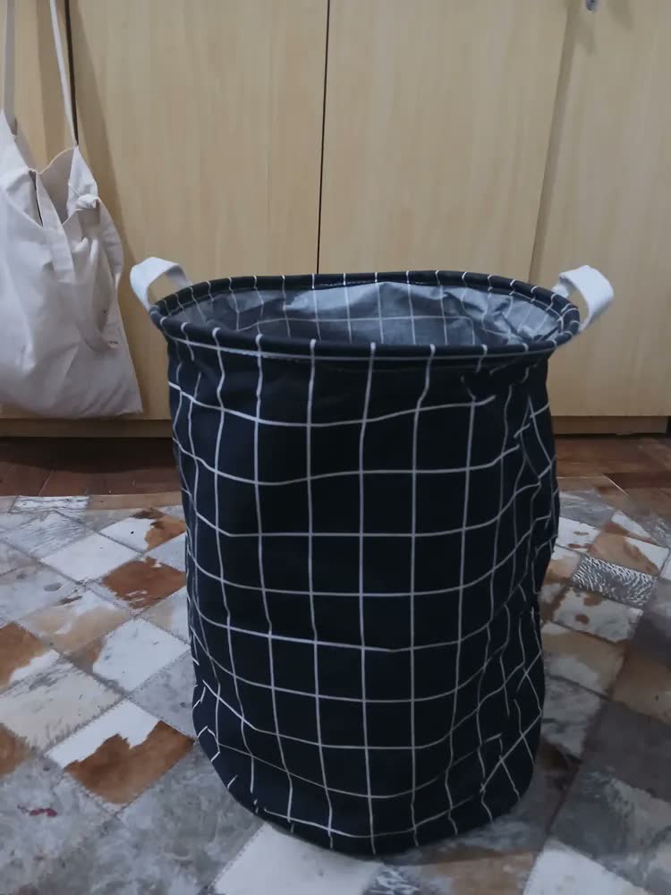 foto de Cesto Roupa Suja Saco Organizador Treco Banheiro Impermeáve Cor Preto Xadrex