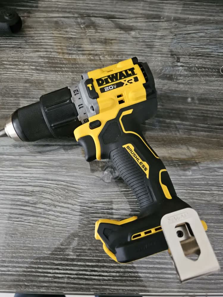 foto de Parafusadeira Furadeira De Impacto 1/2 20v Dcd806 Dewalt