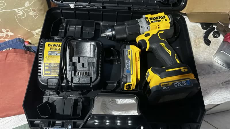 foto de Parafusadeira Furadeira De Impacto 1/2 20v Dcd806 Dewalt