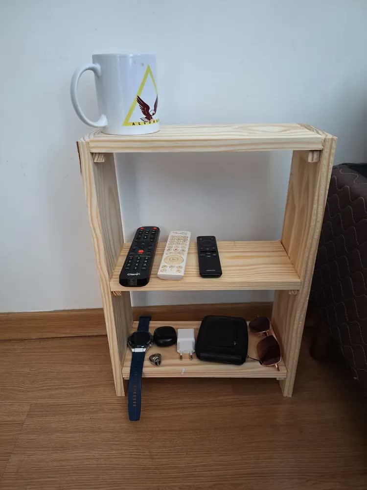 foto de Mesa de Cabeceira Retro Madeira Pinus Nicho Quarto Natural ACB Torneados