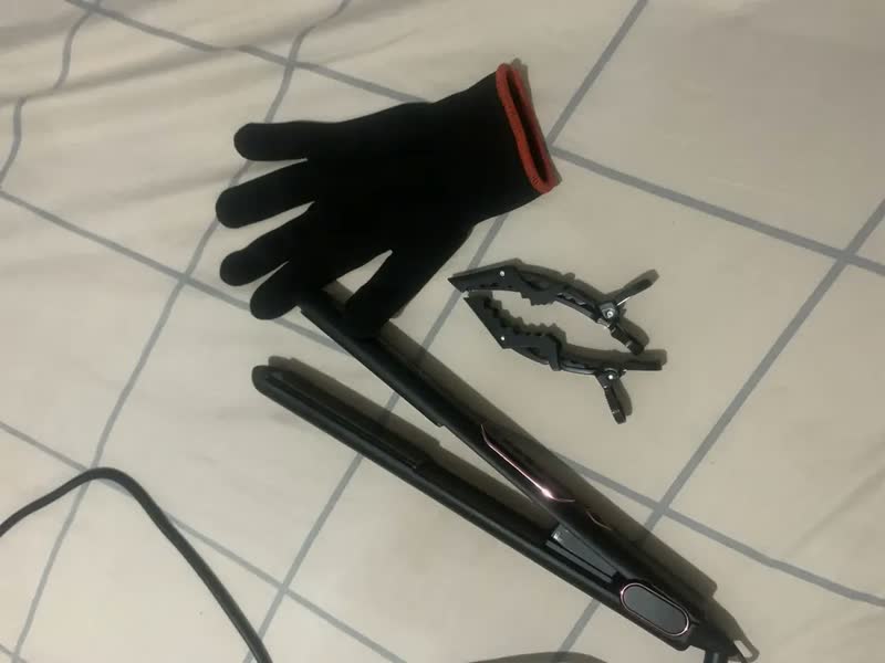 foto de Prancha Chapinha Profissional Bivolt 230°C Íons Negativos Revestimento Cerâmico